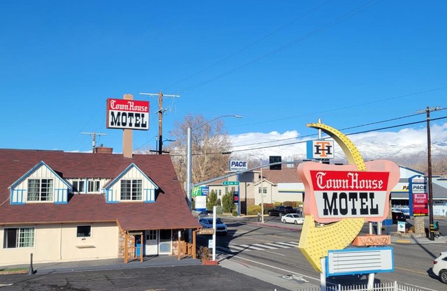 Townhouse Motel