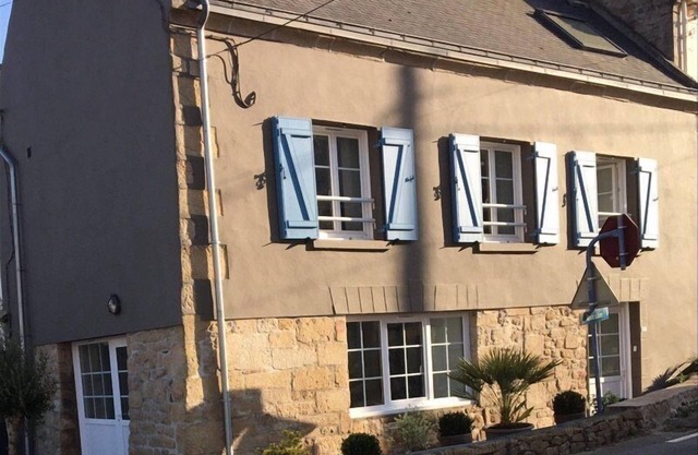 Townhouse near the sea (300 meters)