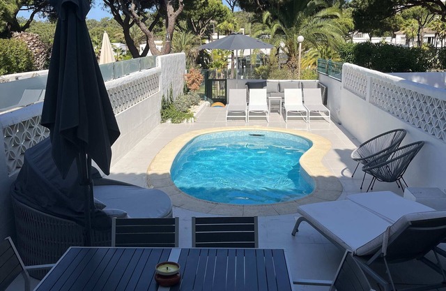 Reihenhaus mit privatem Pool