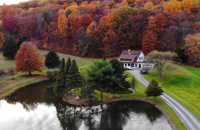 Toymaker Farm: Bright Private Oasis in Saugerties