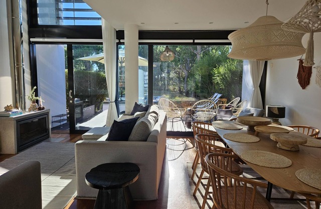 Tr ia Beach House With Pool