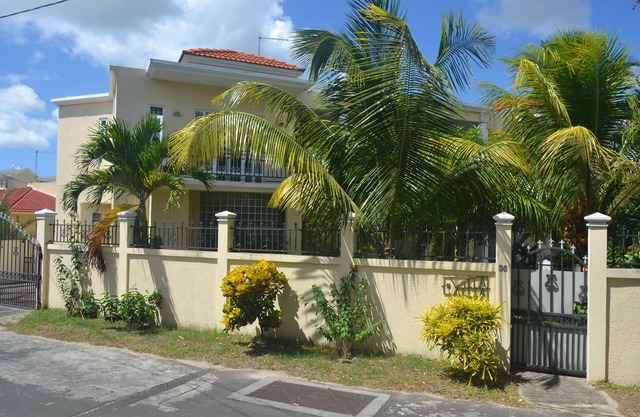 Modern soacious 3 bedroom Beach Villa