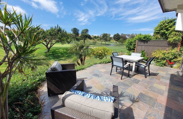 Track, Tee and Sea! On the Green, 7 min to Del Mar Race Track & beaches