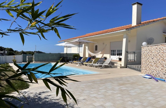 Traditional 3 bedroom villa for 6 people with private swimming pool