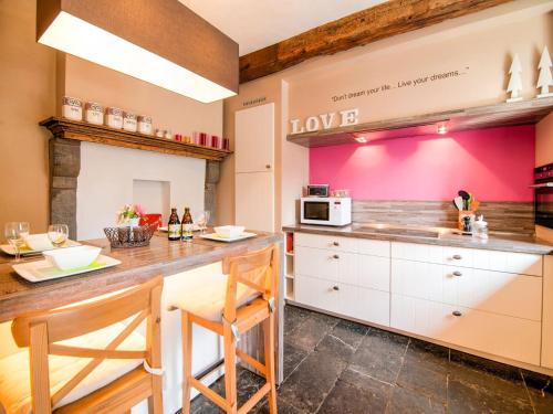 Traditional Cottage with private terrace, cleaning included