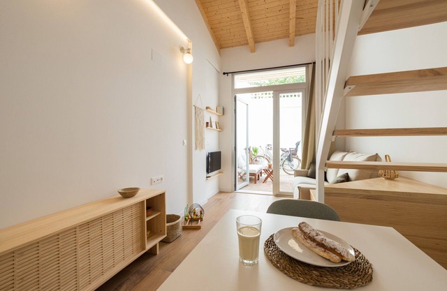 Traditional Valencian House with Shared Terrace II by Florit Flats