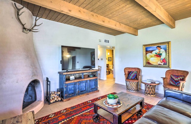Traditional-Style Adobe Casita - Walk to Dtwn
