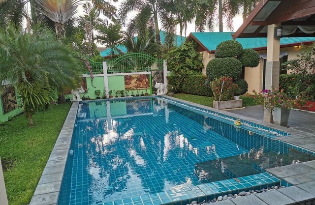 Traditionelles Teakholz-Lanna Haus, einzigartig in Phuket