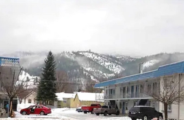 Trail Motel
