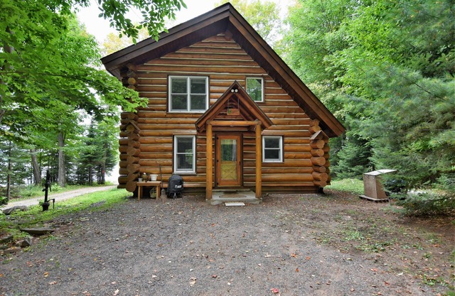 Trails Lodge on Lake Namakagon