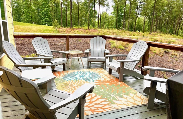 Trailside Escape on the Fonta Flora Trail and near Lake James!