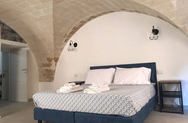 TRAMONTANA apartment with whirlpool shower in the room