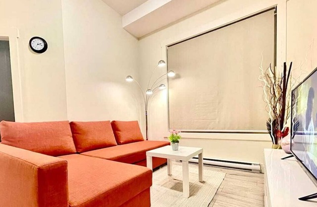 Tranquil 1 Bedroom 1 Bath Guest Suite in Promontory Chilliwack