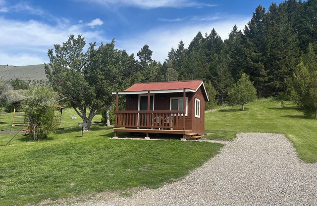 Tranquil 1 Room Cabin in Virginia City