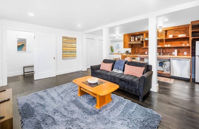 Tranquil 1BR Haven Dwelling in Beacon Hill
