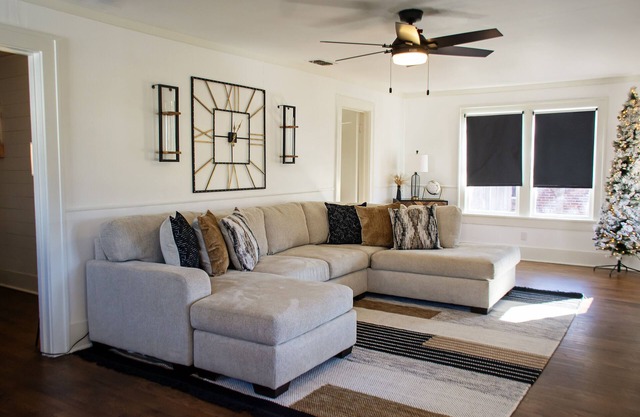 Tranquil 2 bed, Full Kitchen, Craftsman Home