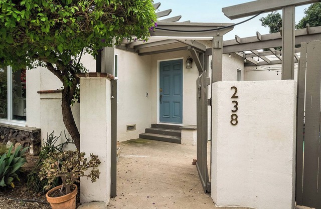 Tranquil 2-bedroom bungalow in Ventura for a peaceful getaway
