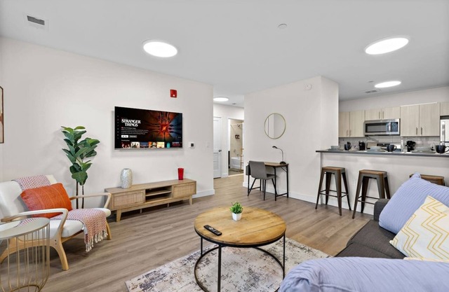 Tranquil ! 2BR Free Parking ! 30 min to NYC !
