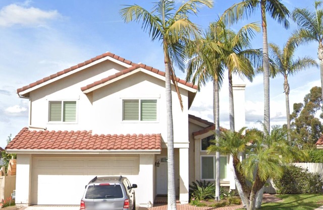 Tranquil 3 bed 2.5 bath Home with panoramic views and private backyard