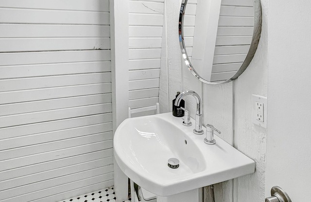 Tranquil 3-bedroom cabin in Harbor Springs