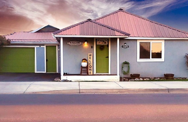 Tranquil 3 Bedroom, 2 Bath Home Near Scenic River Walk!