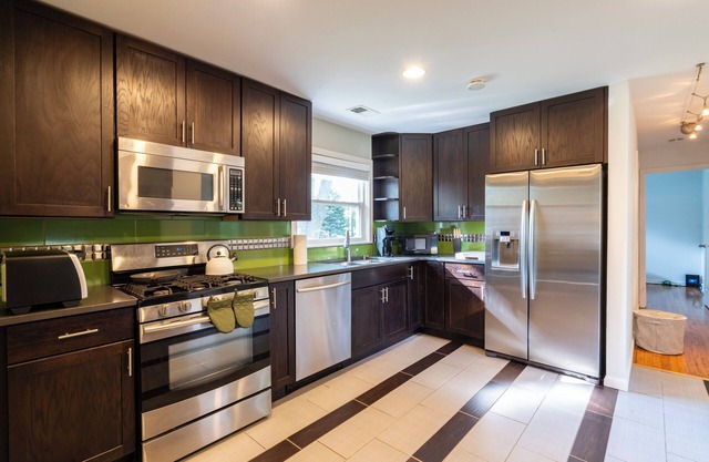 Tranquil 3-Bedroom House with Pond View, Spacious Backyard, and Modern Amenities