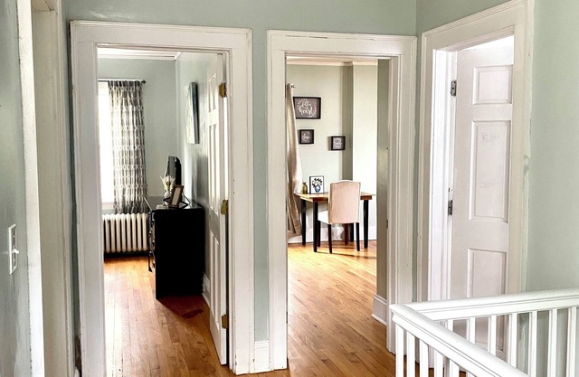 Tranquil 3-bedroom house with additional full-size sofa bed in Hartford