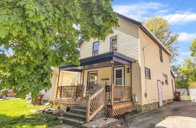 Tranquil 3-bedroom house with WiFi in Lansing