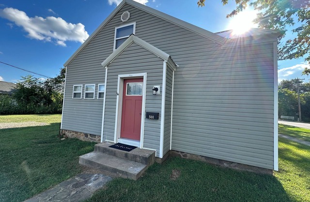 Tranquil 3-bedroom house in Mena with WiFi, firepit