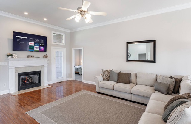 Tranquil 4-bedroom spacious home in charming Huntsville