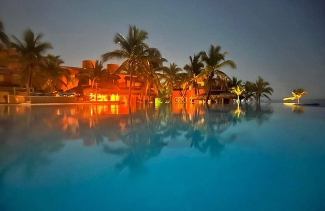 Luxusvilla am Strand, unverbaubarer Meerblick, Sonnenuntergänge und Infinity-Pool