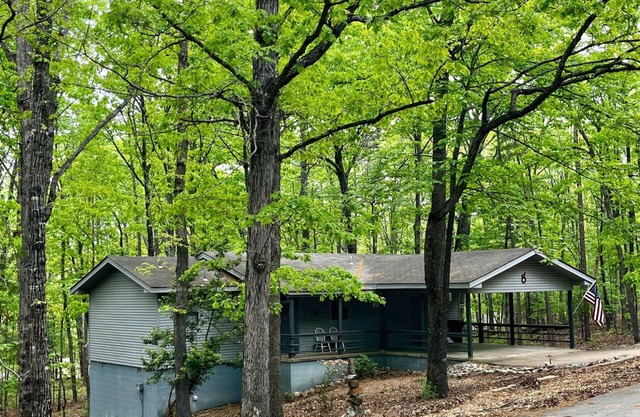 Tranquil Cabin like home in Hot Springs Village.