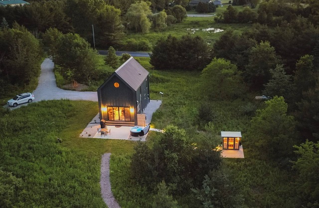 tranquil cabin on 5 private acres w/hot tub and sauna
