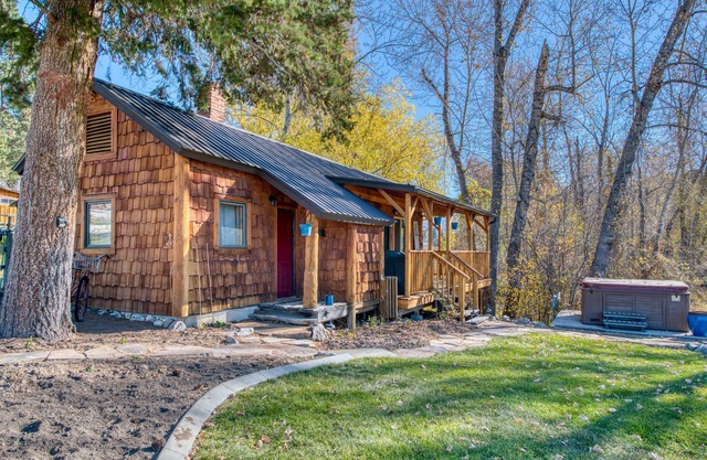 Tranquil Cabin on Sleeping Child Creek