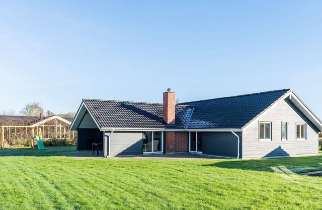Ruhige Hutte mit Spa and Sauna-By Traum