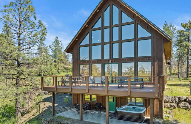 Rustic Country Lodge Getaway ...