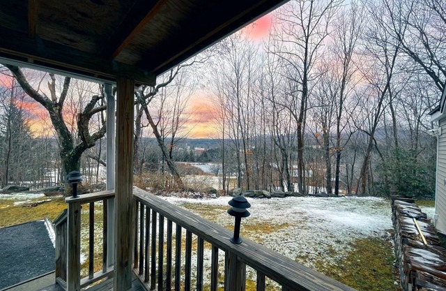 Tranquil Cozy Retreat: Views, Brook, Fire Pit, Ski, Hunter, Windham