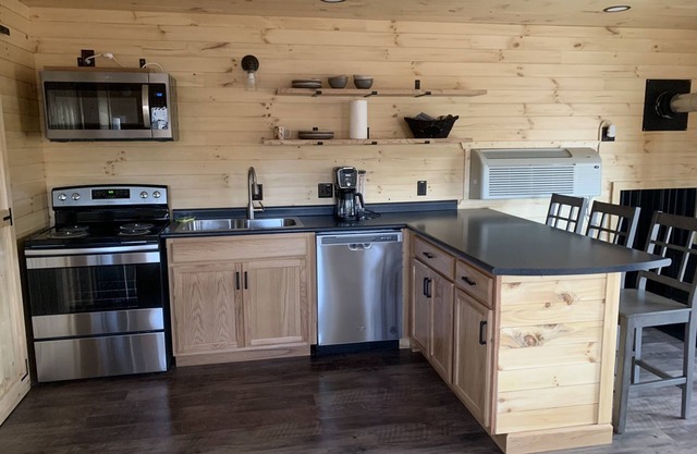 Tranquil creek view cabin