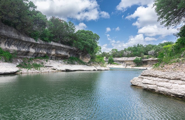 Tranquil Escape at Casita del Lago Azul - Lakefront Serenity with Semi-Private Cove & Fire Pit