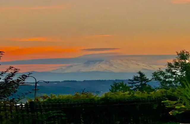 Home w/ Scenic views in Gated Comm-30+ day Stay