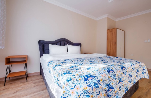 Tranquil Flat with Balcony in Bursa
