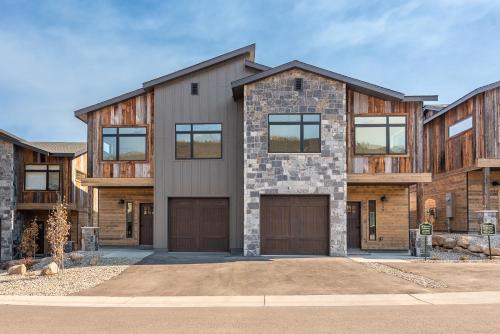 Tranquil Getaway Granby, Colorado by StayLage