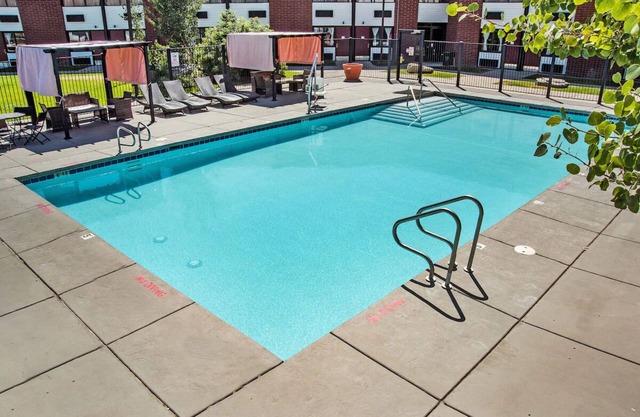 Tranquil Getaway Perfect for Families & Pet Lovers in Cedar! Pool Access!