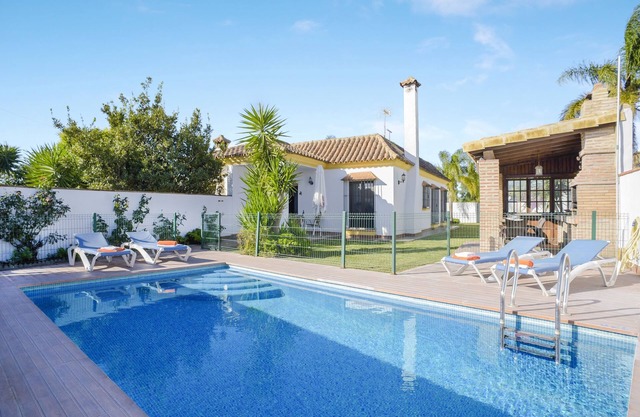 Ruhiges Haus Casa Villanueva 2 mit privatem Pool, Terrasse, Garten und WLAN