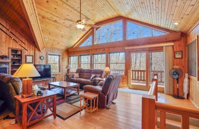 Tranquil Haven Mountain Retreat very Private! pets welcome.
