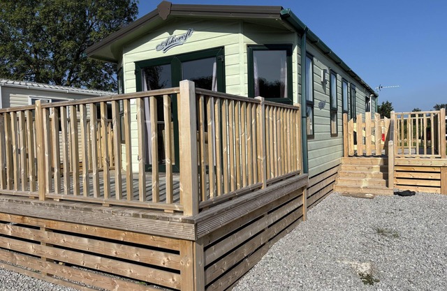 Tranquil Lodge Retreat in Preston Countryside