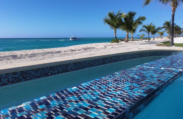 Ruhiger Hafenblick-Rückzugsort: Einheit 16F im Bimini Cove Resort und Yachthafen