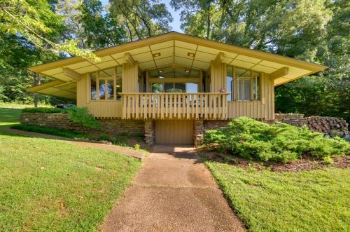 Tranquil Mid-Century Modern Cottage with Forest View