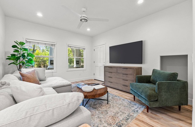 Tranquil Midtown Haven with Tree-Lined Charm
