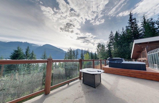 Tranquil Mountain Lodge – Relax, Unwind & Reconnect
